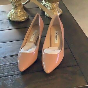 Nina Women's Tan Pumps